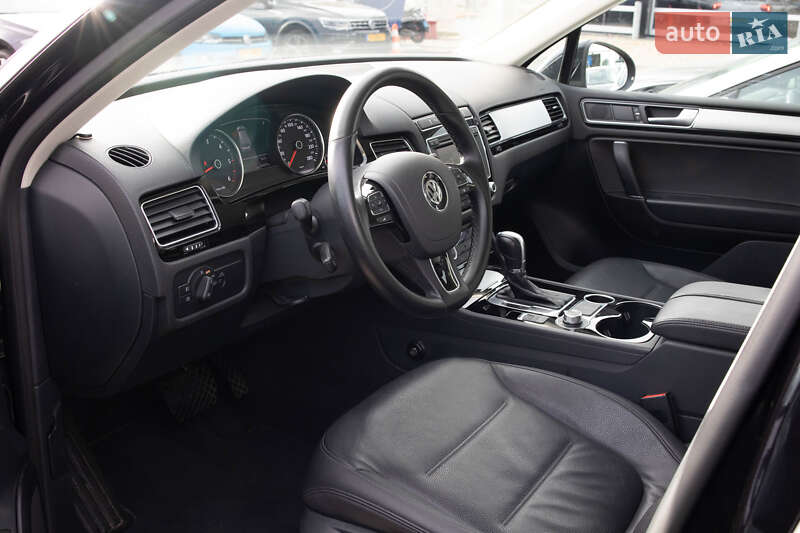 Внедорожник / Кроссовер Volkswagen Touareg 2018 в Киеве