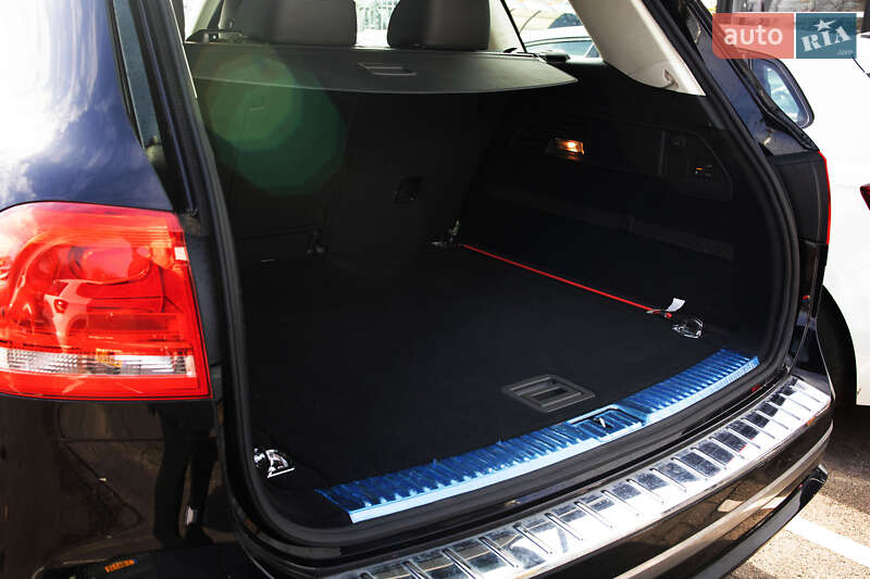 Внедорожник / Кроссовер Volkswagen Touareg 2018 в Киеве