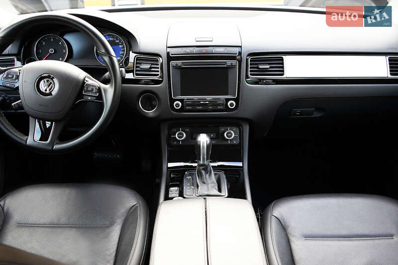 Внедорожник / Кроссовер Volkswagen Touareg 2018 в Киеве