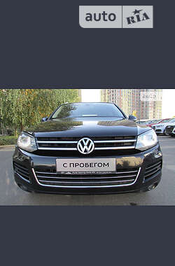 Внедорожник / Кроссовер Volkswagen Touareg 2013 в Ужгороде