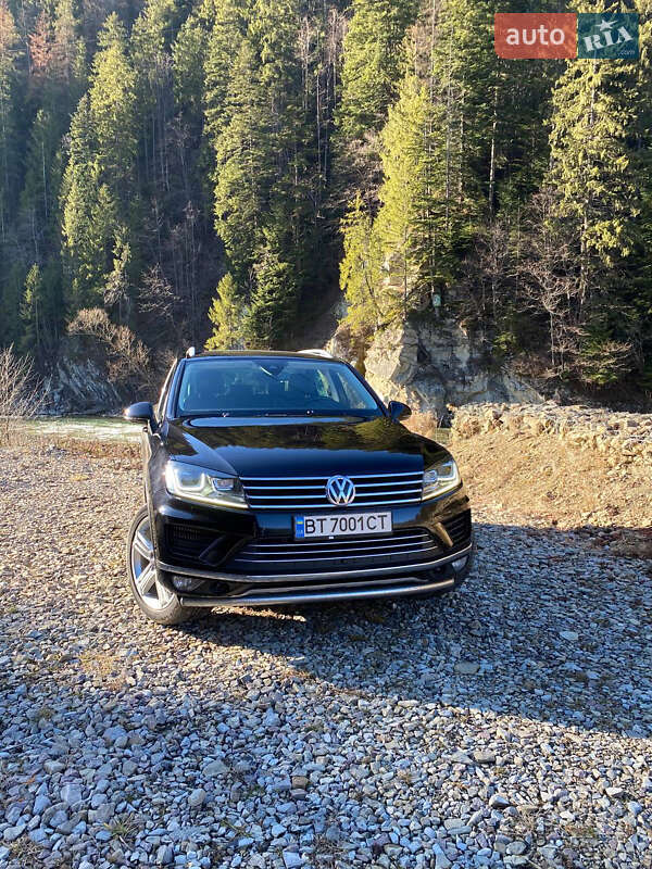 Позашляховик / Кросовер Volkswagen Touareg 2014 в Верховині