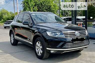 Внедорожник / Кроссовер Volkswagen Touareg 2016 в Калуше