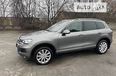 Внедорожник / Кроссовер Volkswagen Touareg 2010 в 