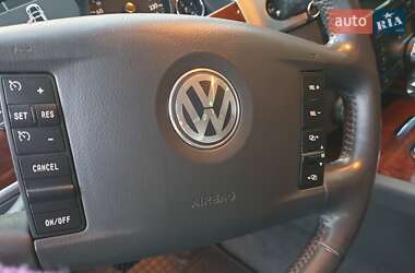 Внедорожник / Кроссовер Volkswagen Touareg 2010 в 