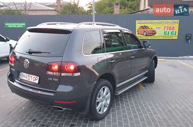 Позашляховик / Кросовер Volkswagen Touareg 2010 в Хусті