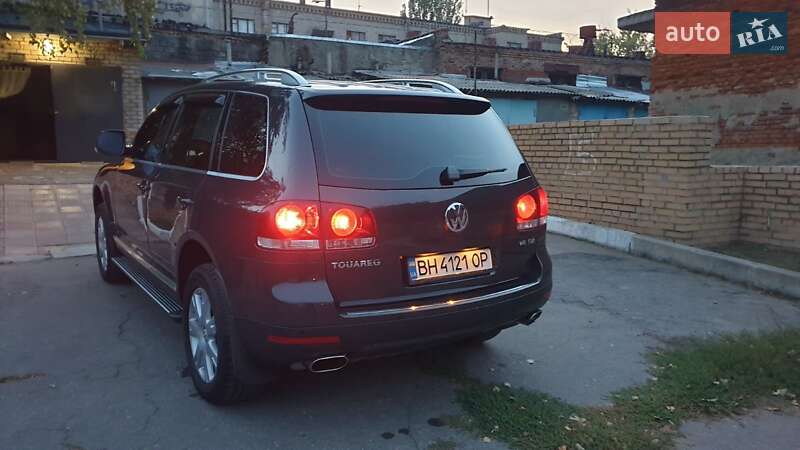 Внедорожник / Кроссовер Volkswagen Touareg 2010 в Хусте