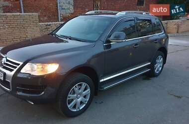 Внедорожник / Кроссовер Volkswagen Touareg 2010 в Хусте