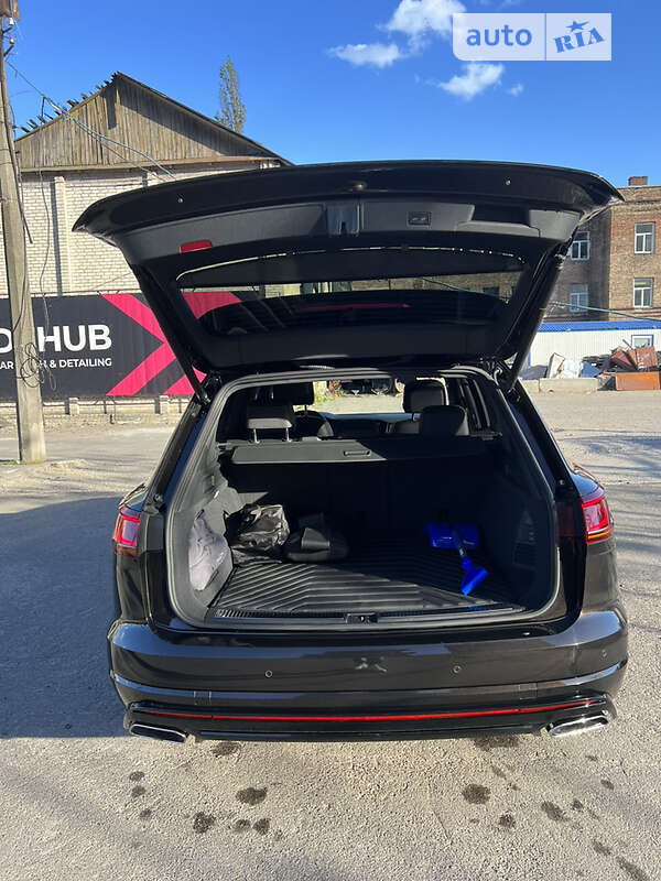 Позашляховик / Кросовер Volkswagen Touareg 2021 в Софіївській Борщагівці