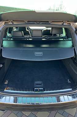 Позашляховик / Кросовер Volkswagen Touareg 2012 в 