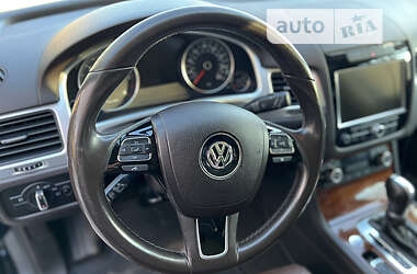 Внедорожник / Кроссовер Volkswagen Touareg 2014 в Кропивницком