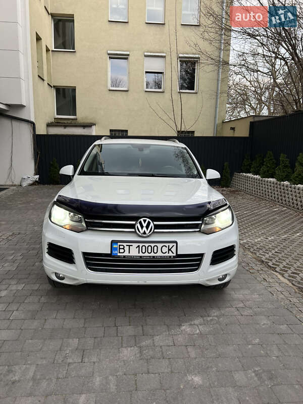 Внедорожник / Кроссовер Volkswagen Touareg 2013 в Львове