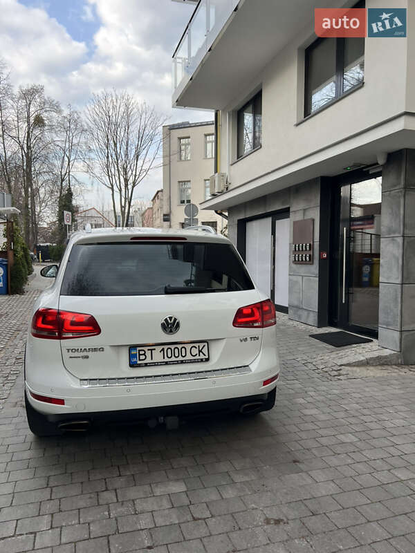 Внедорожник / Кроссовер Volkswagen Touareg 2013 в Львове
