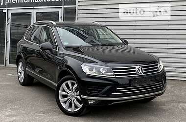 Внедорожник / Кроссовер Volkswagen Touareg 2015 в Киеве