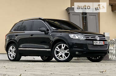 Внедорожник / Кроссовер Volkswagen Touareg 2011 в 