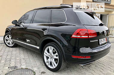 Внедорожник / Кроссовер Volkswagen Touareg 2011 в 