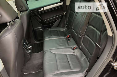 Внедорожник / Кроссовер Volkswagen Touareg 2011 в 