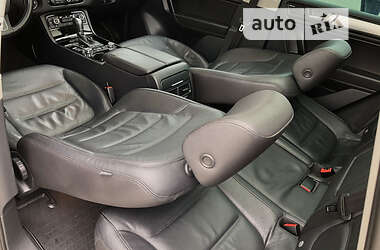 Внедорожник / Кроссовер Volkswagen Touareg 2011 в 