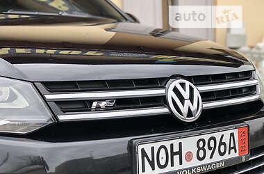 Внедорожник / Кроссовер Volkswagen Touareg 2011 в 