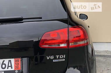 Внедорожник / Кроссовер Volkswagen Touareg 2011 в 