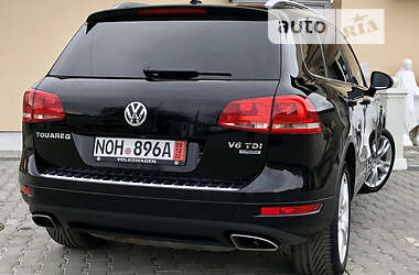 Внедорожник / Кроссовер Volkswagen Touareg 2011 в 