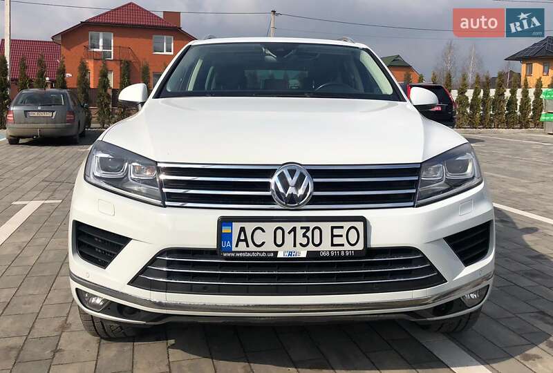 Позашляховик / Кросовер Volkswagen Touareg 2016 в Луцьку