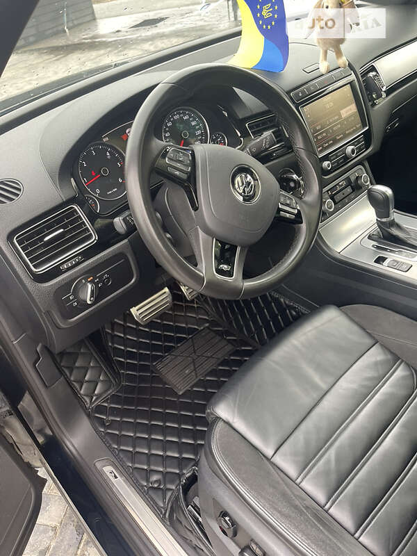 Позашляховик / Кросовер Volkswagen Touareg 2015 в Рівному фото 68 Позашляховик / Кросовер Volkswagen Touareg 2015 в Рівному