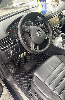 Позашляховик / Кросовер Volkswagen Touareg 2015 в  фото 68 Позашляховик / Кросовер Volkswagen Touareg 2015 в