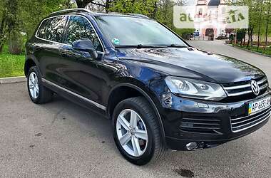 Позашляховик / Кросовер Volkswagen Touareg 2010 в Запоріжжі