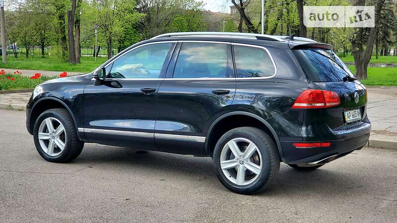 Внедорожник / Кроссовер Volkswagen Touareg 2010 в Запорожье