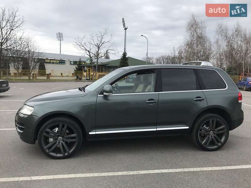 Внедорожник / Кроссовер Volkswagen Touareg 2003 в Александрие