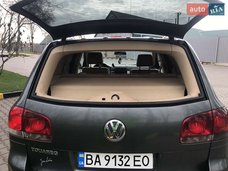 Внедорожник / Кроссовер Volkswagen Touareg 2003 в Александрие