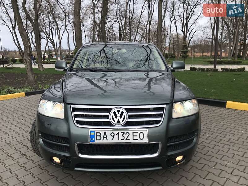 Внедорожник / Кроссовер Volkswagen Touareg 2003 в Александрие