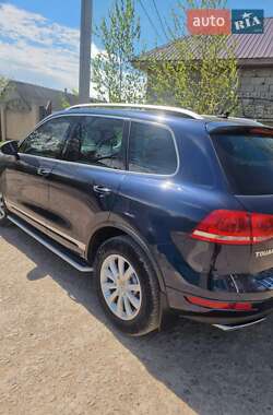 Внедорожник / Кроссовер Volkswagen Touareg 2011 в 