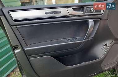 Позашляховик / Кросовер Volkswagen Touareg 2016 в 