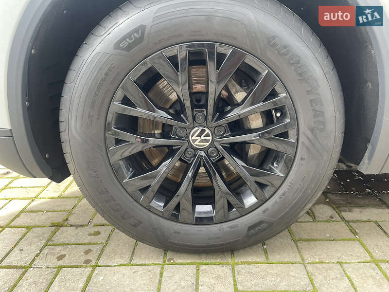 Внедорожник / Кроссовер Volkswagen Touareg 2020 в Харькове