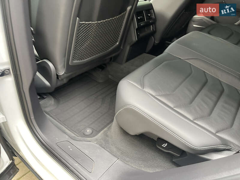 Внедорожник / Кроссовер Volkswagen Touareg 2020 в Харькове