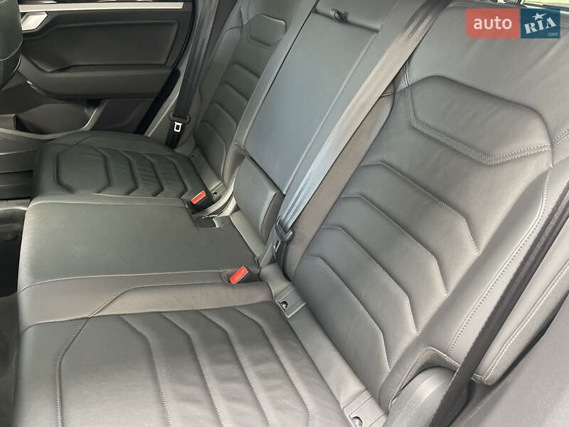 Внедорожник / Кроссовер Volkswagen Touareg 2020 в Харькове