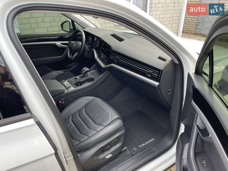 Внедорожник / Кроссовер Volkswagen Touareg 2020 в Харькове