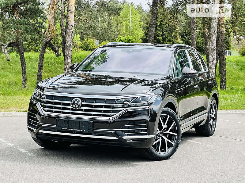 Позашляховик / Кросовер Volkswagen Touareg 2023 в 