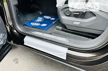 Позашляховик / Кросовер Volkswagen Touareg 2023 в 
