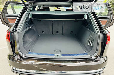 Позашляховик / Кросовер Volkswagen Touareg 2023 в 