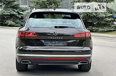 Позашляховик / Кросовер Volkswagen Touareg 2023 в 
