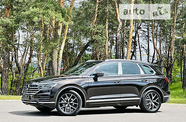 Позашляховик / Кросовер Volkswagen Touareg 2023 в 
