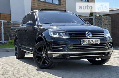 Внедорожник / Кроссовер Volkswagen Touareg 2016 в Стрые