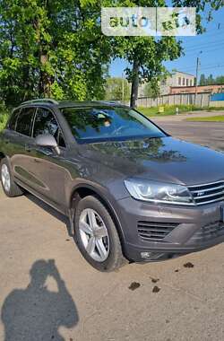 Позашляховик / Кросовер Volkswagen Touareg 2011 в Черкасах