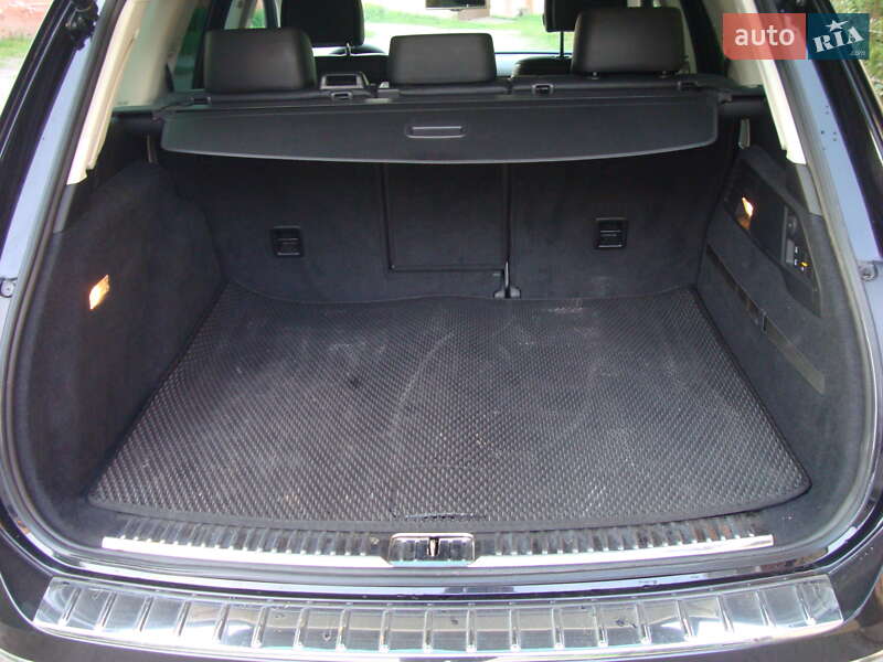 Внедорожник / Кроссовер Volkswagen Touareg 2015 в Шепетовке