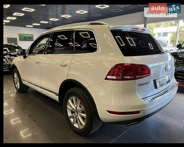 Позашляховик / Кросовер Volkswagen Touareg 2013 в Одесі
