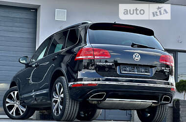 Позашляховик / Кросовер Volkswagen Touareg 2016 в 