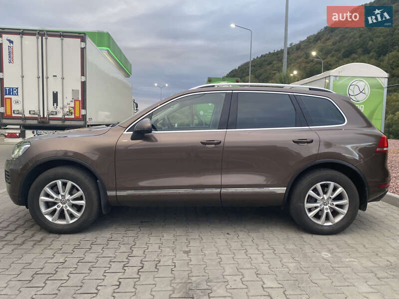 Позашляховик / Кросовер Volkswagen Touareg 2013 в Мукачевому