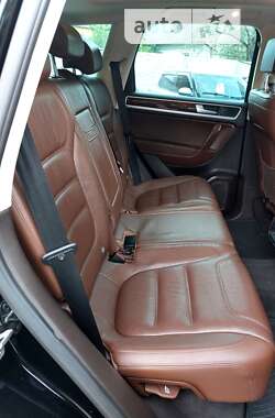 Внедорожник / Кроссовер Volkswagen Touareg 2013 в Сумах